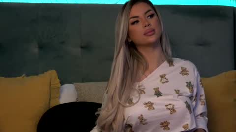  Ivy  online show from 02-19-25, 10:23