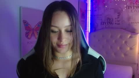 Snapshot of ivyy_crystal chatting on 02-28-25, 12:10 Ivy online show from 02-28-25, 12:10