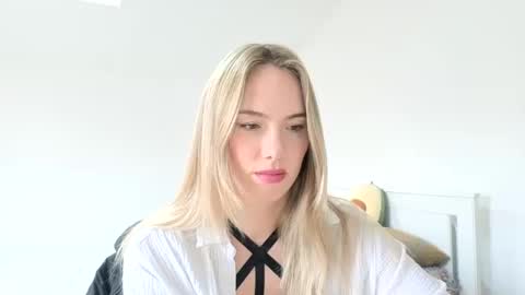 ivyyy1995 online show from 11-20-25, 01:00