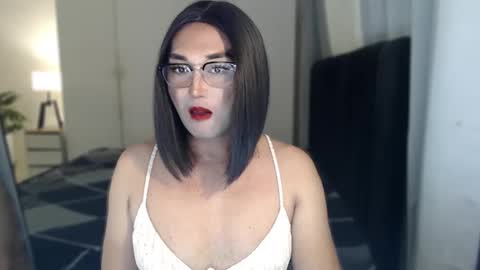 iya_hermosa online show from 03-10-26, 01:05