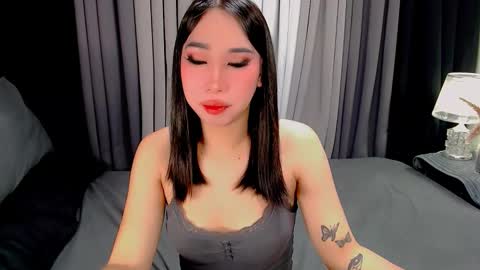 Snapshot of iyanna_ivelle chatting on 11-19-25, 06:19 UR LOVELY IYANNA online show from 11-19-25, 06:19