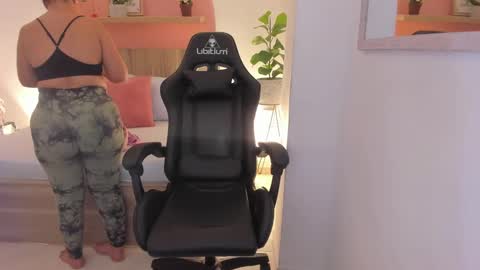 Iza online show from 12-07-24, 02:09