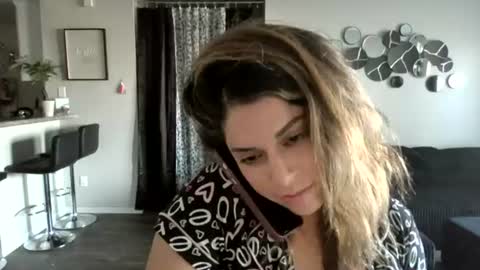 Izcah online show from 08-05-26, 12:24