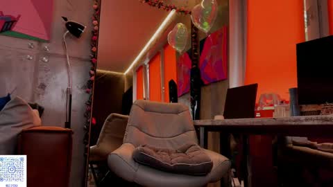 Snapshot of izi_fox chatting on 06-05-26, 02:45 izi online show from 06-05-26, 02:45