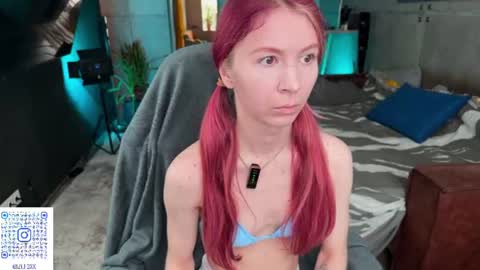 Snapshot of izi_fox chatting on 07-10-26, 10:07 izi online show from 07-10-26, 10:07