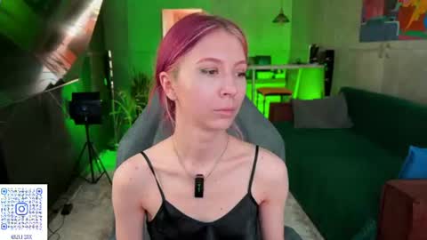 Snapshot of izi_fox chatting on 07-19-26, 11:03 izi online show from 07-19-26, 11:03