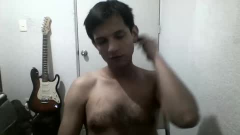 Snapshot of izmaelr chatting on 05-10-26, 04:39 Jonathan online show from 05-10-26, 04:39