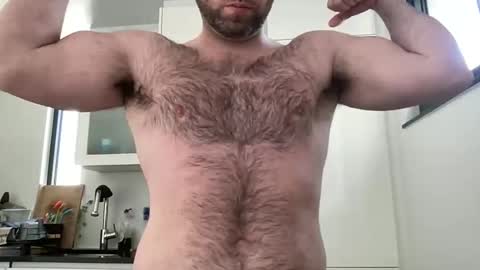 Izylduur online show from 04-08-26, 09:42