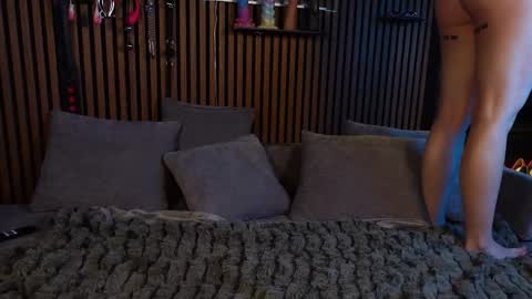 Izzy Inked online show from 02-11-26, 06:57