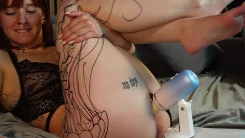 Snapshot of izzy_inked chatting on 04-22-26, 02:18 Izzy Inked online show from 04-22-26, 02:18