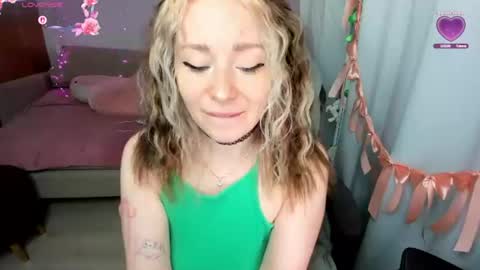 Snapshot of izzyholly chatting on 06-14-26, 04:09 K A T E I have great pvt hot shows with dildos shows in pantyhose I love to squirt fabulously online show from 06-14-26, 04:09