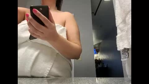 izzypopxoxo online show from 02-08-26, 09:40