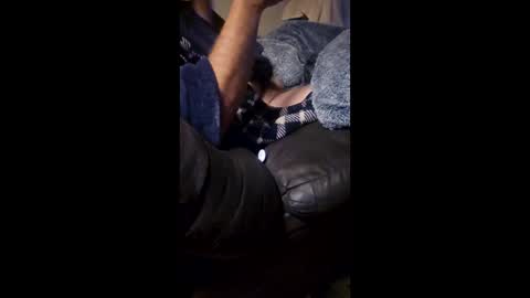 Snapshot of j1025402 chatting on 12-14-25, 12:43 j1025402 online show from 12-14-25, 12:43