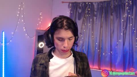 Hey im Jaxxxon check my info     online show from 10-21-25, 09:43