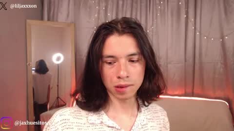 Snapshot of j_a_x_x_x_o_n chatting on 06-09-26, 12:17 Hey im Jaxxxon check my info online show from 06-09-26, 12:17