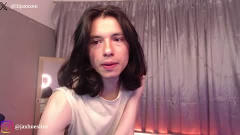 Snapshot of j_a_x_x_x_o_n chatting on 06-10-26, 11:09 Hey im Jaxxxon check my info online show from 06-10-26, 11:09