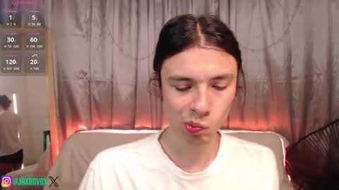 Snapshot of j_a_x_x_x_o_n chatting on 06-23-26, 11:30 Hey im Jaxxxon check my info online show from 06-23-26, 11:30