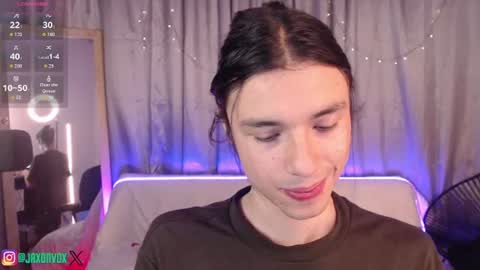 Snapshot of j_a_x_x_x_o_n chatting on 07-03-26, 11:38 Hey im Jaxxxon check my info online show from 07-03-26, 11:38