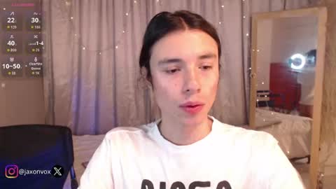 Snapshot of j_a_x_x_x_o_n chatting on 08-03-26, 10:54 Hey im Jaxxxon check my info online show from 08-03-26, 10:54