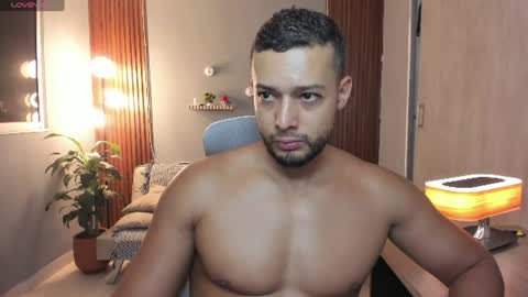 Calix  Independient model Insta and twt Calixsnake online show from 06-18-26, 11:42