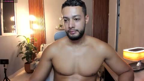 Calix  Independient model Insta and twt Calixsnake online show from 07-15-26, 11:32