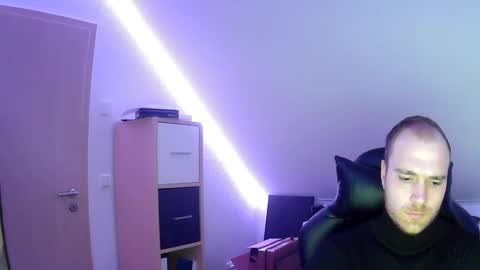 here4y online show from 02-04-25, 06:06