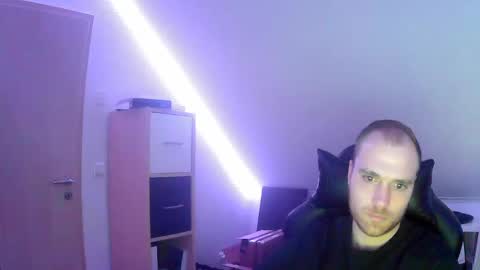 here4y online show from 02-06-25, 07:51