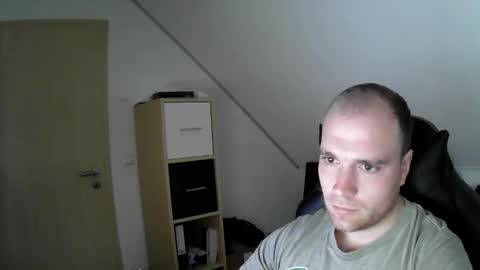 here4y online show from 11-11-25, 10:48