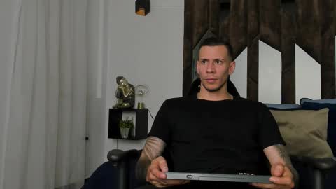 J King online show from 01-12-26, 05:51