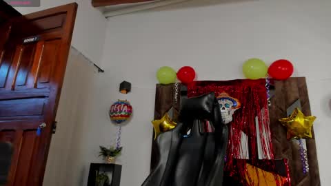 Snapshot of j_king__ chatting on 05-02-26, 12:43 J King online show from 05-02-26, 12:43