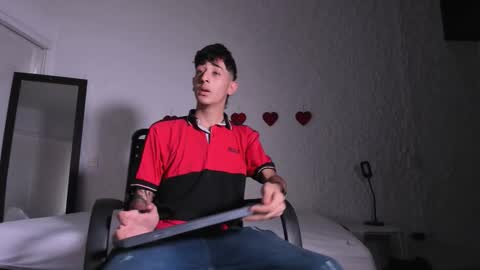 Snapshot of j_martony chatting on 09-19-25, 12:28 j_martony online show from 09-19-25, 12:28