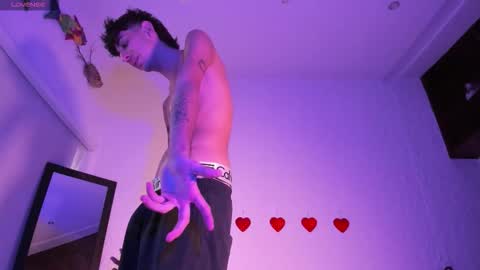 Snapshot of j_martony chatting on 09-26-25, 02:21 j_martony online show from 09-26-25, 02:21