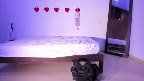 Snapshot of j_martony chatting on 09-27-25, 12:10 j_martony online show from 09-27-25, 12:10