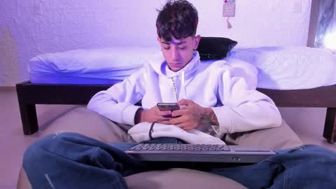 Snapshot of j_martony chatting on 10-01-25, 11:49 j_martony online show from 10-01-25, 11:49