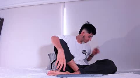 Snapshot of j_martony chatting on 11-25-25, 12:05 j_martony online show from 11-25-25, 12:05