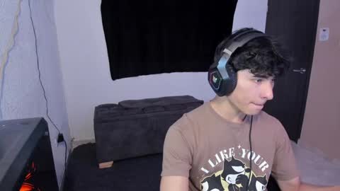 Snapshot of j_u_p_i_t_e_r chatting on 12-10-24, 03:12 Noah online show from 12-10-24, 03:12