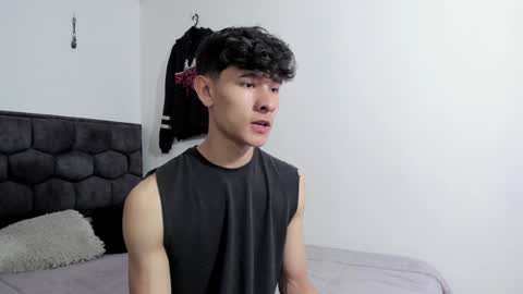 Snapshot of j_u_p_i_t_e_r chatting on 12-25-24, 01:51 Noah online show from 12-25-24, 01:51