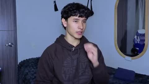 Snapshot of j_u_p_i_t_e_r chatting on 09-23-25, 10:57 Noah online show from 09-23-25, 10:57