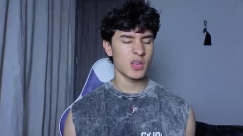 Snapshot of j_u_p_i_t_e_r chatting on 10-06-25, 12:57 Noah online show from 10-06-25, 12:57