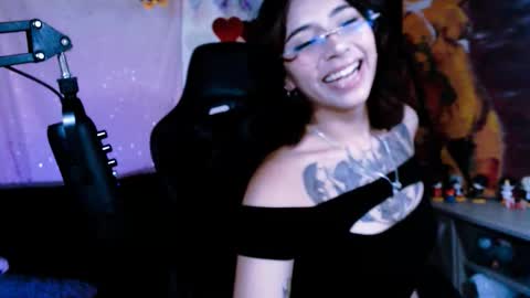 jade 18  online show from 11-23-25, 04:45