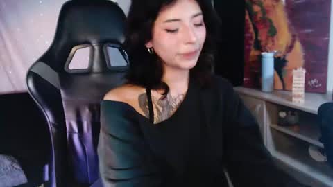 jade 18  online show from 07-15-26, 02:17