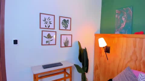 Snapshot of jabob_coper chatting on 11-19-25, 03:06 David online show from 11-19-25, 03:06