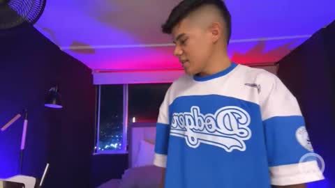 Snapshot of jack_castell chatting on 05-05-26, 01:13 JACK CASTELL online show from 05-05-26, 01:13