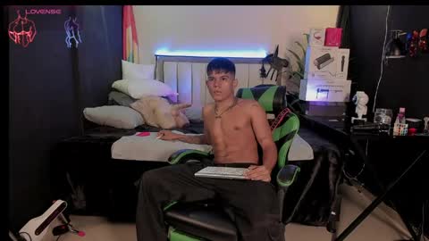 Snapshot of jack_castell chatting on 05-19-26, 11:22 JACK CASTELL online show from 05-19-26, 11:22