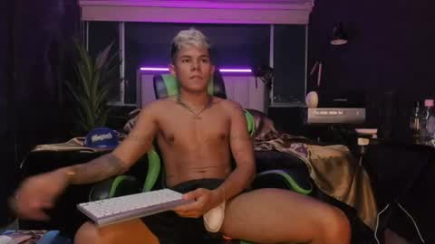 Snapshot of jack_castell chatting on 07-07-26, 11:53 JACK CASTELL online show from 07-07-26, 11:53