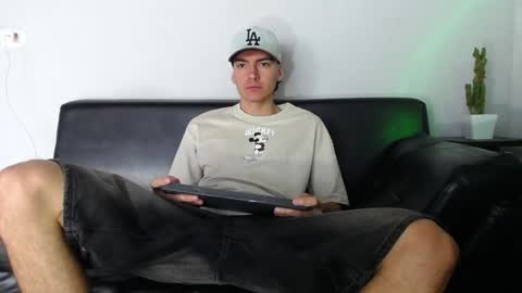 INDEPENDENT MODEL online show from 12-08-24, 05:01