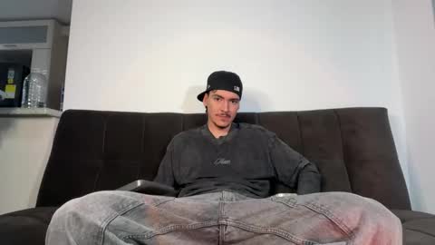 INDEPENDENT MODEL online show from 11-16-25, 09:15