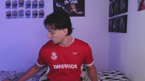 Snapshot of jack_walker190 chatting on 06-10-26, 02:45 J online show from 06-10-26, 02:45
