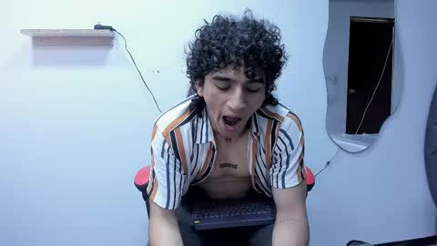 Snapshot of jackestaylor chatting on 09-19-25, 05:31 Jackes Taylor online show from 09-19-25, 05:31