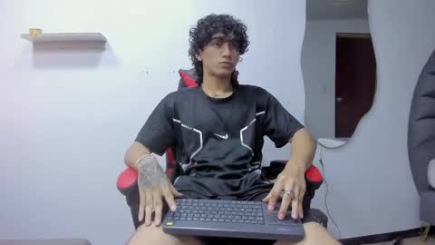 Snapshot of jackestaylor chatting on 10-13-25, 05:29 Jackes Taylor online show from 10-13-25, 05:29